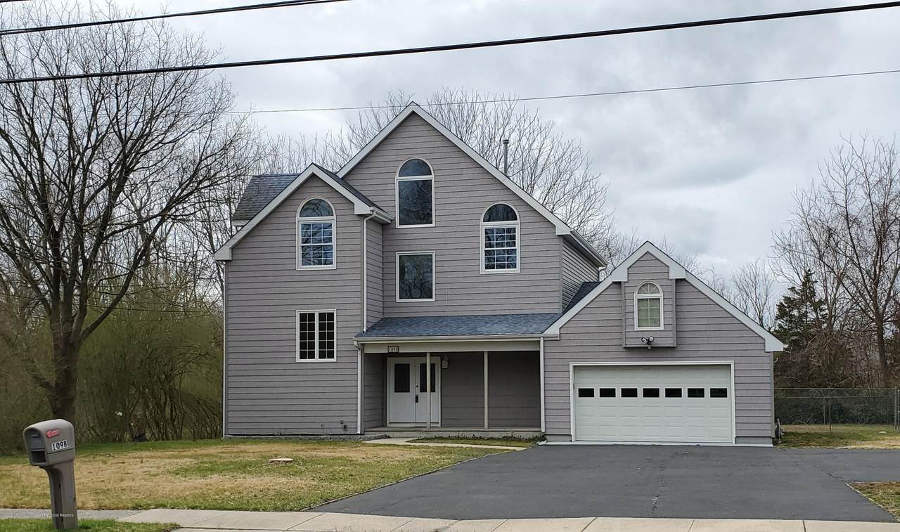 1098 Indian Hill Road - Photo 1