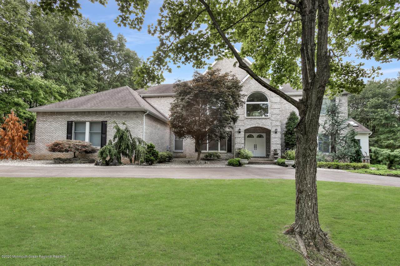 4 Greenbriar Lane - Photo 1