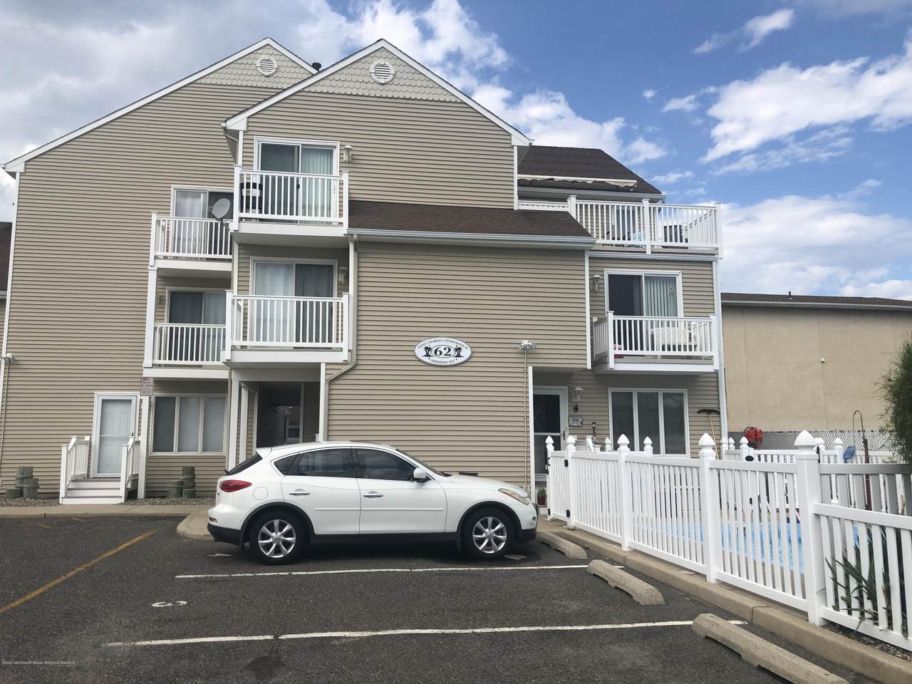 60 Sheridan Avenue - Photo 1