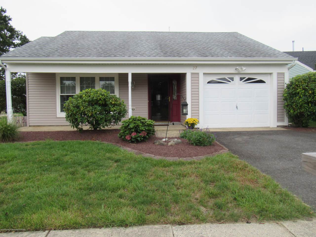 27 Gladstone Avenue - Photo 1