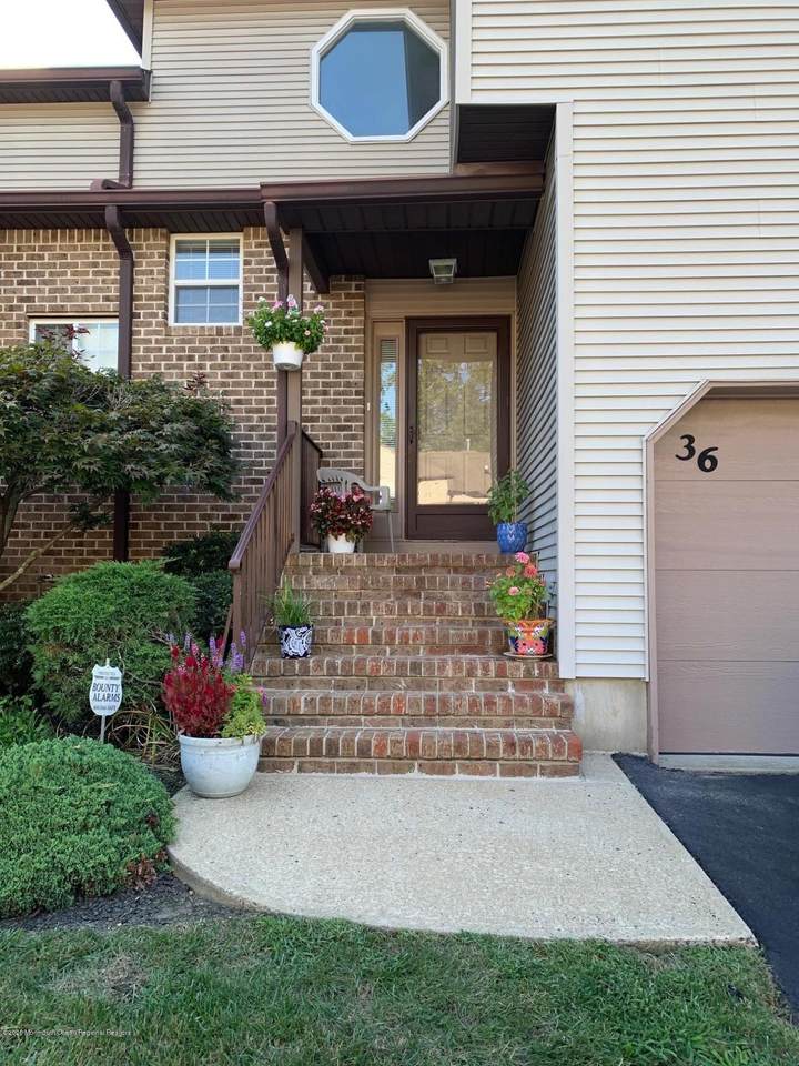 36 Atrium Way - Photo 1