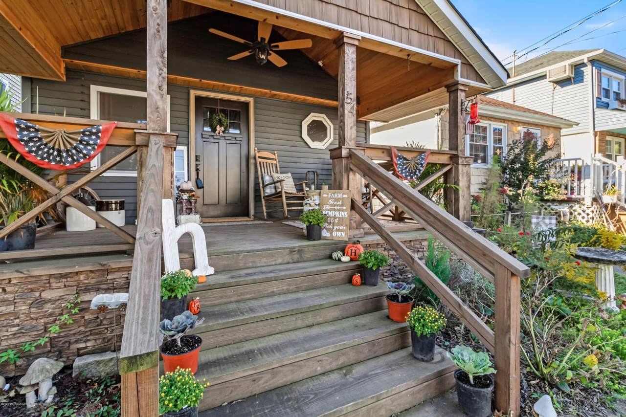 54 Florence Avenue - Photo 1