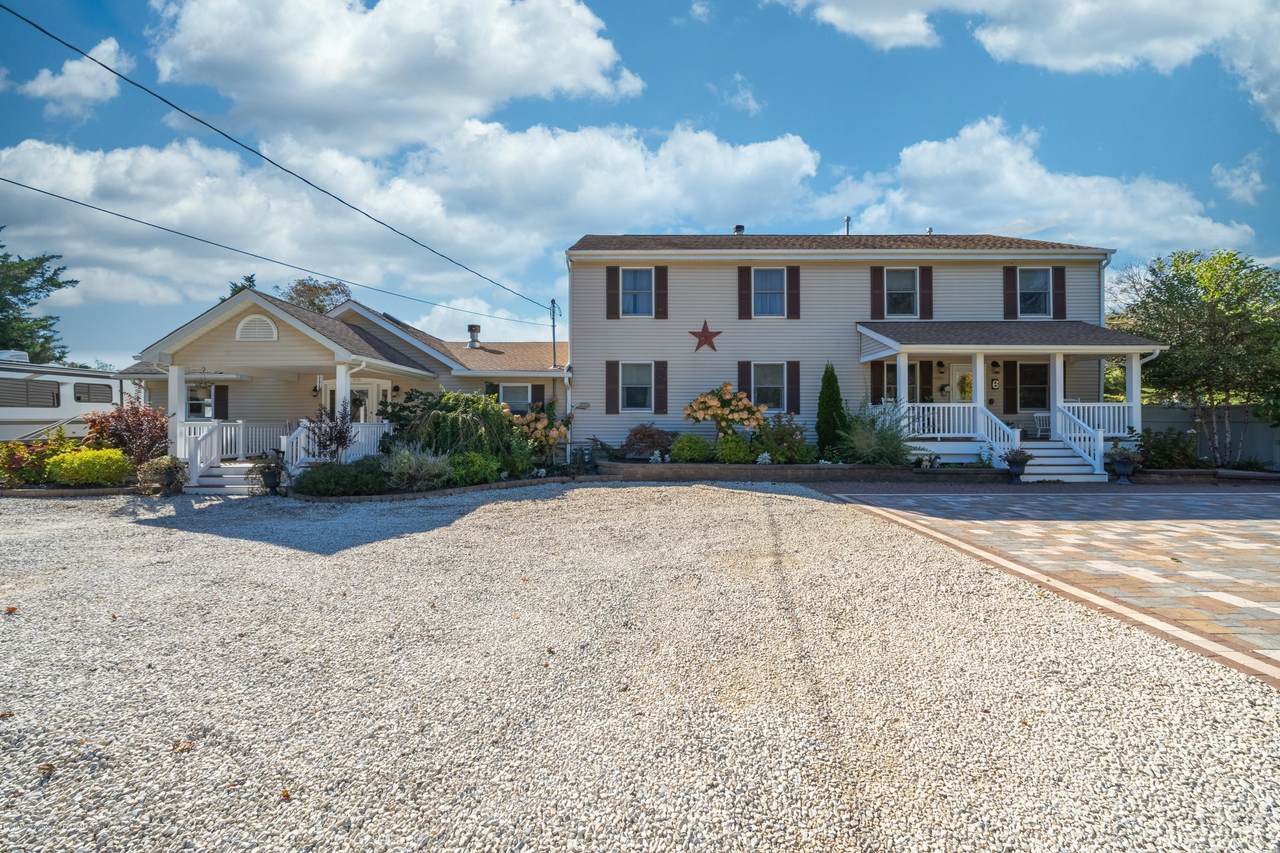 6 Westcott Avenue - Photo 1