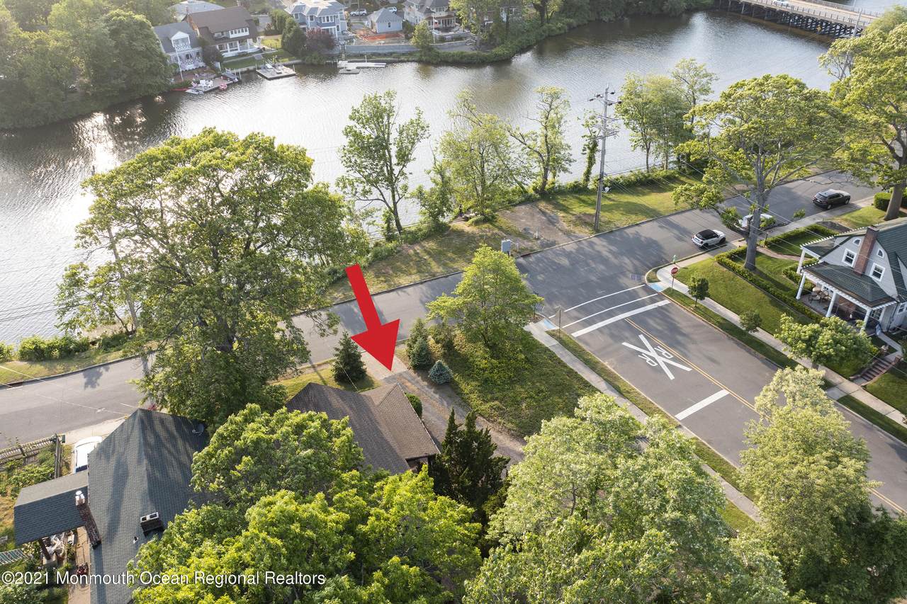 404 Lake Drive - Photo 1