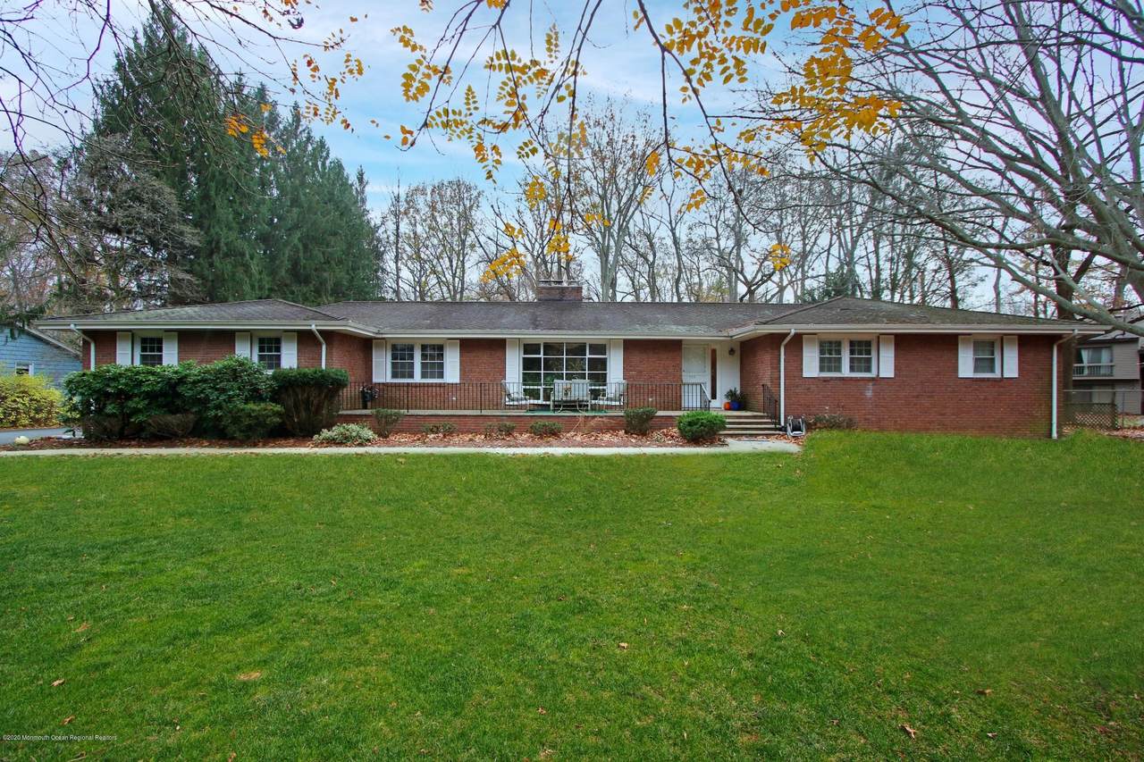 126 Alexander Drive - Photo 1