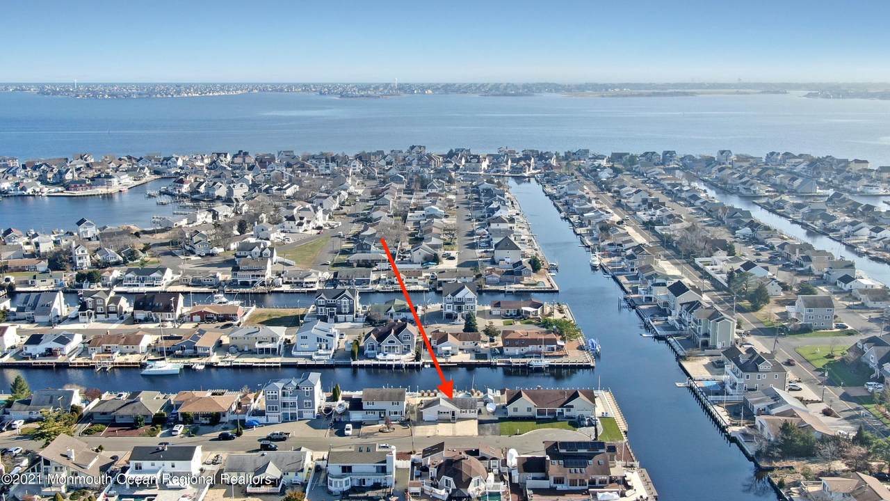 593 Baron Street - Photo 1