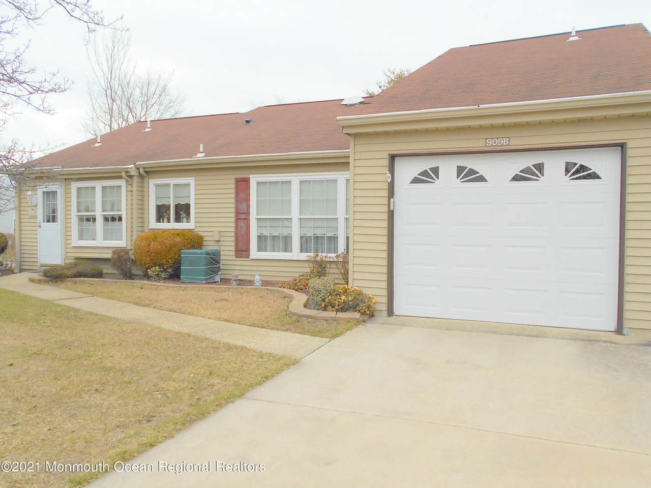 909B Liverpool Circle - Photo 1