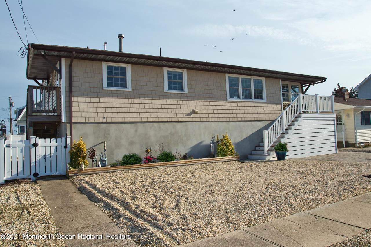 410 Hialeah Drive - Photo 1