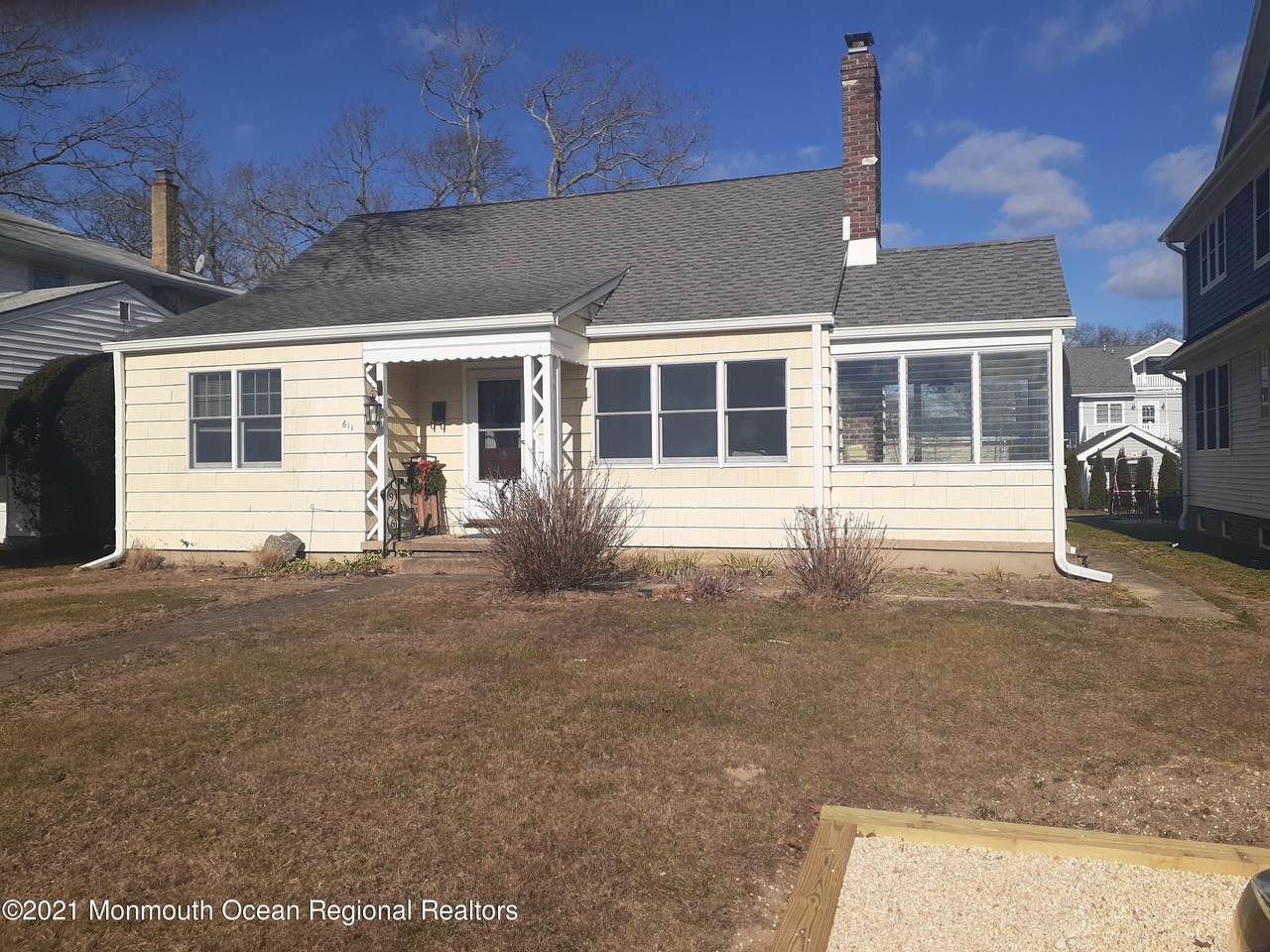 611 Chicago Boulevard - Photo 1