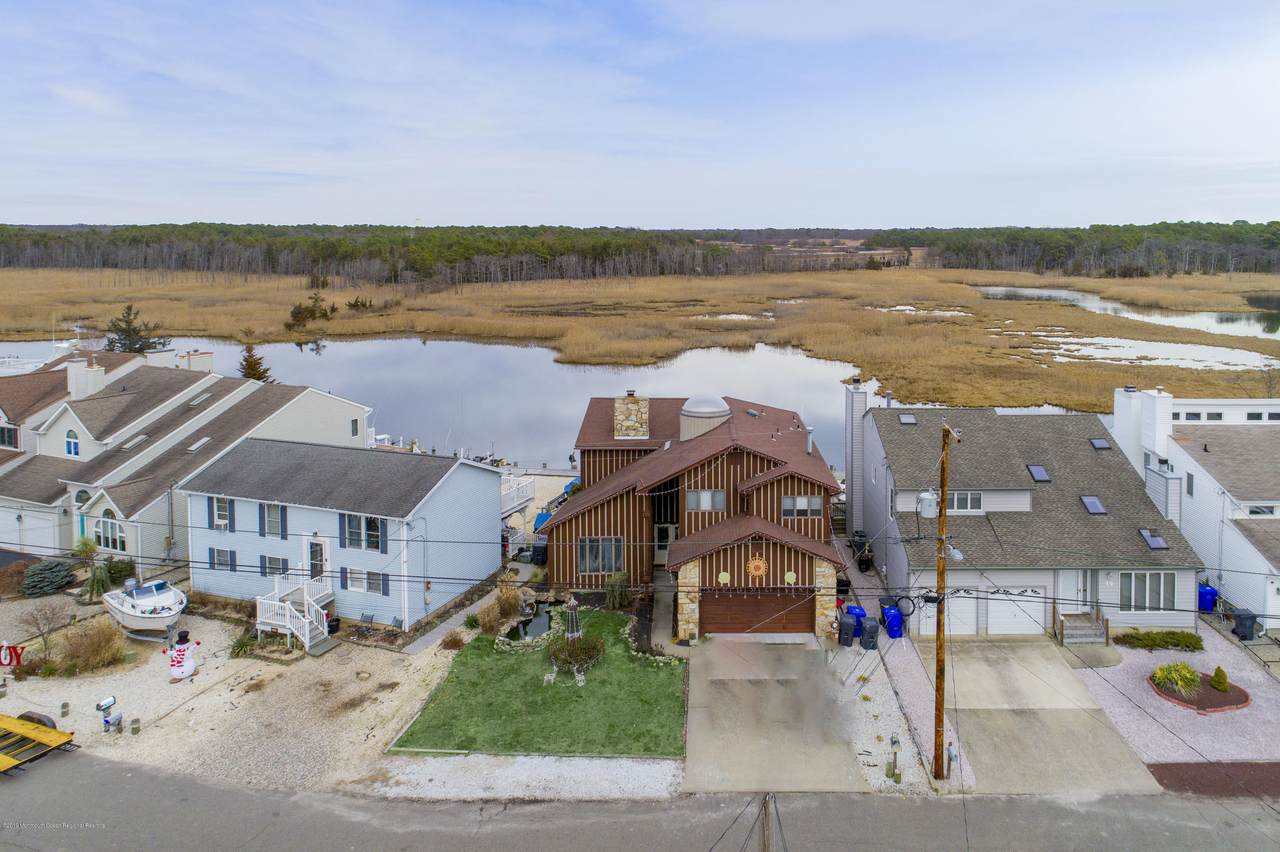 53 Royal Drive - Photo 1