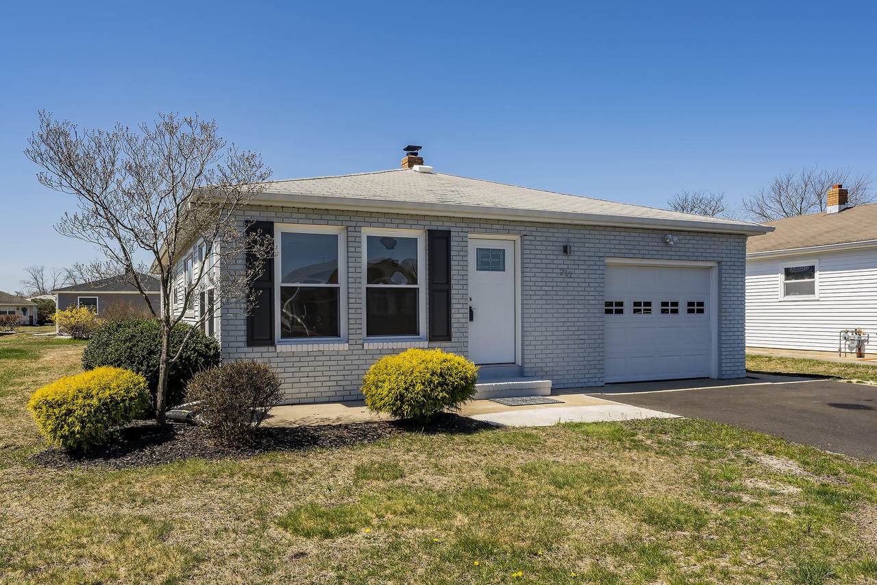 219 Harrington Drive - Photo 1