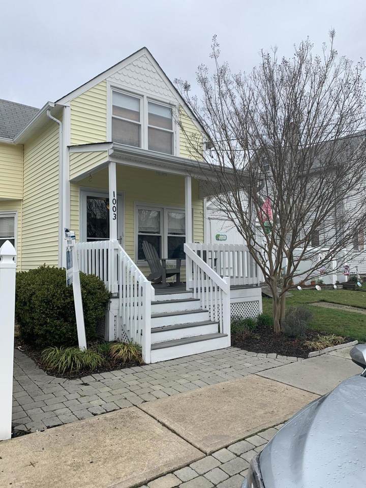 1003 Hammond Avenue - Photo 1