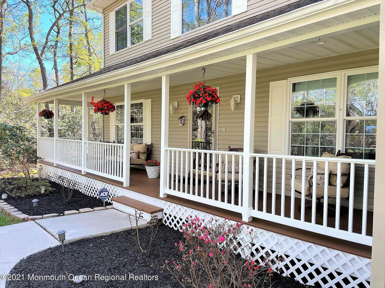 16 Teaberry Lane - Photo 1