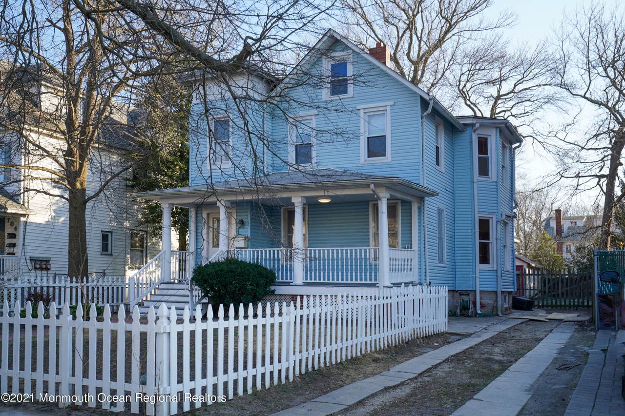 706 6th Avenue - Photo 1
