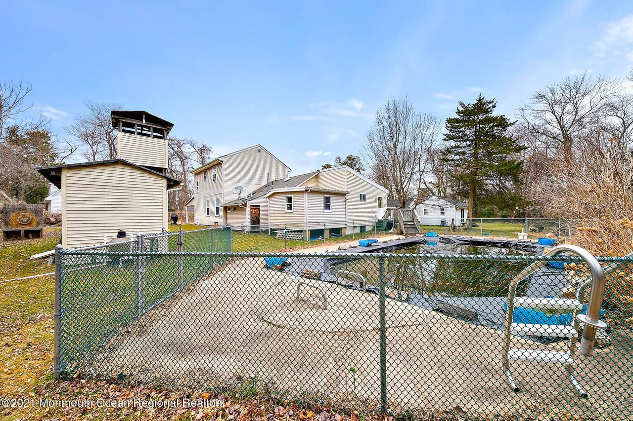 1011 1st Avenue - Photo 1