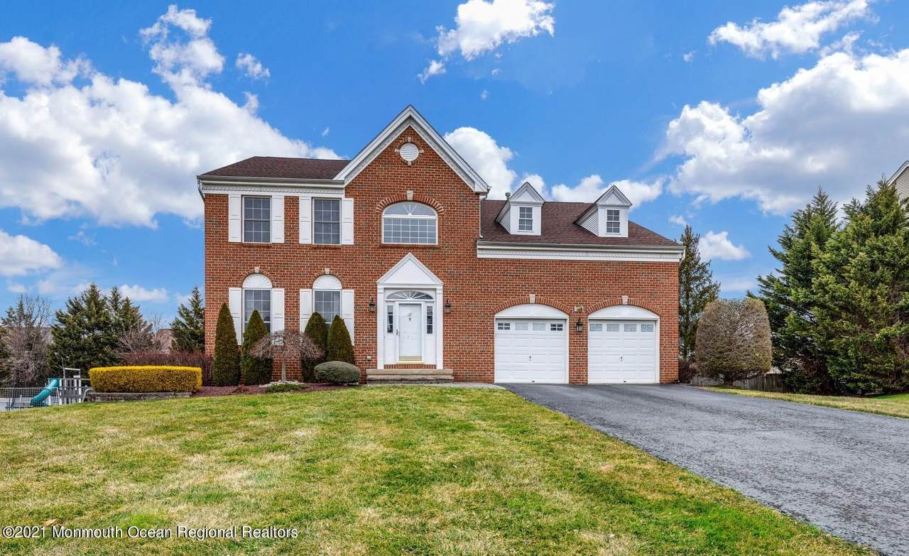 139 Princeton Oval - Photo 1