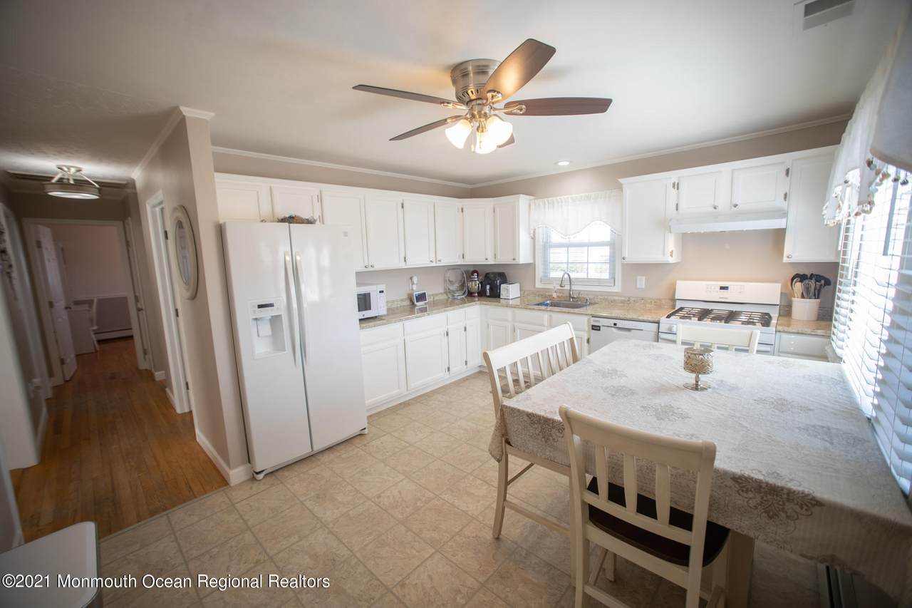 327 Evergreen Drive - Photo 1