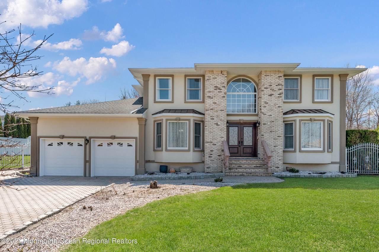 23 Oxford Court - Photo 1
