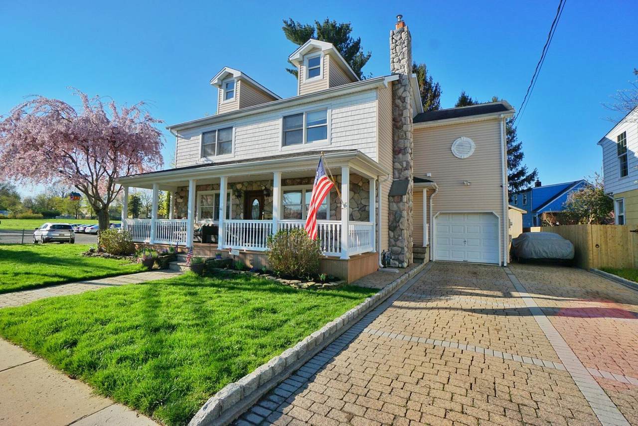 82 Manalapan Avenue - Photo 1