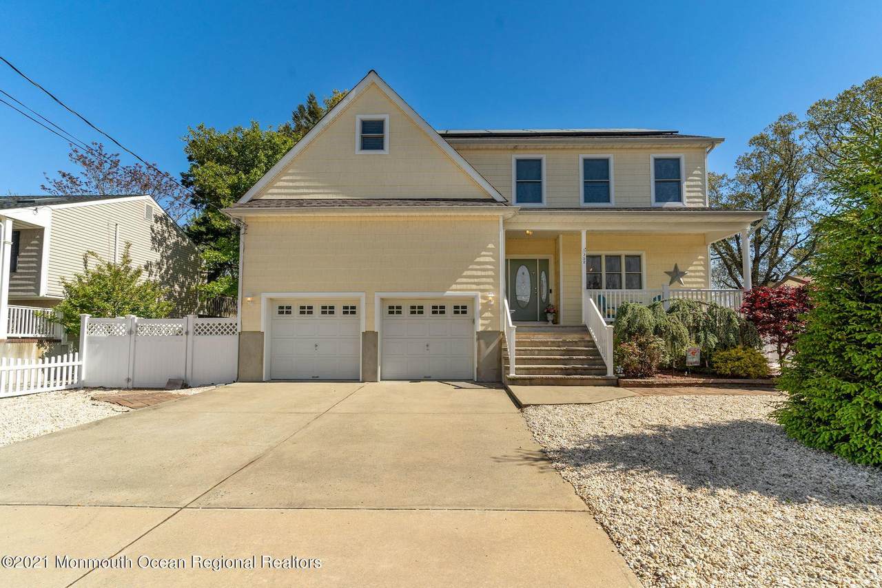 732 Manor Drive - Photo 1