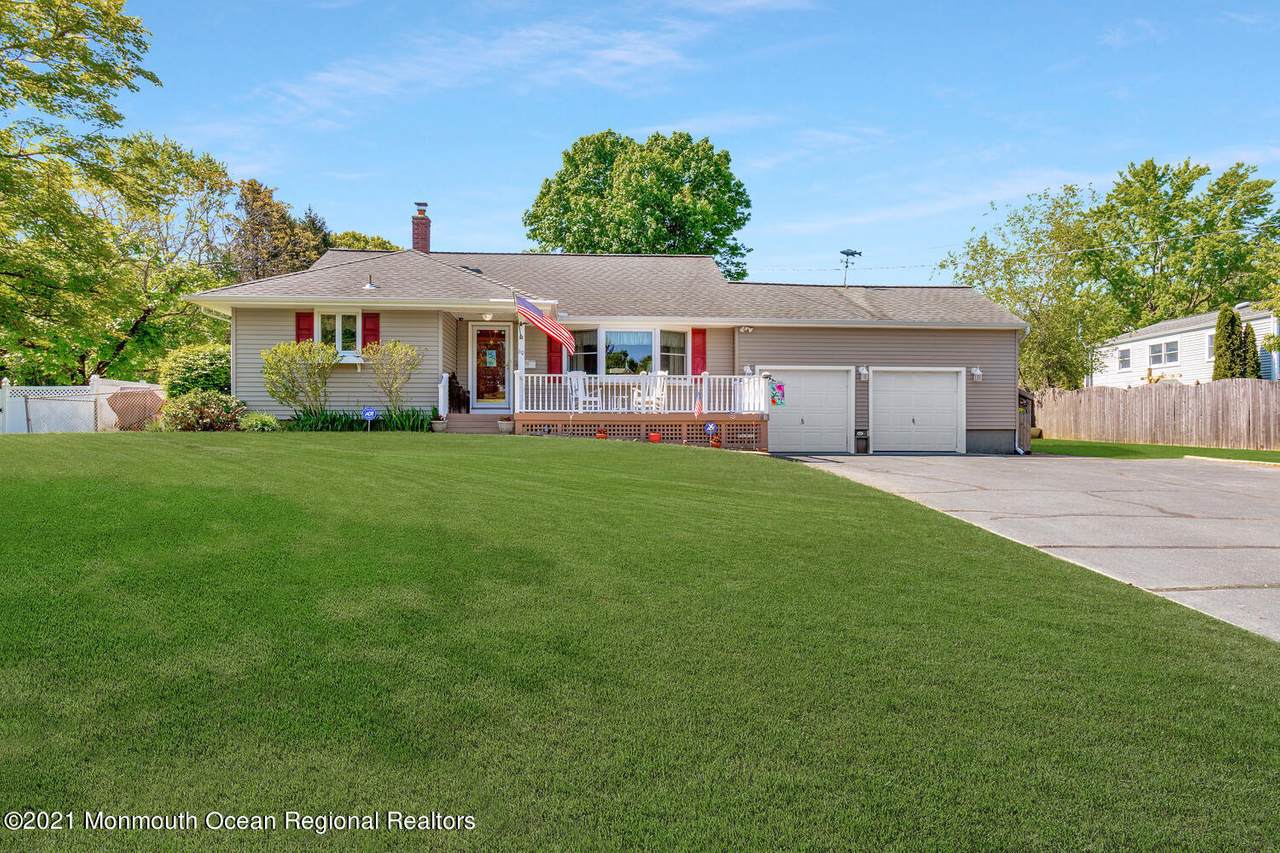 60 Circle Place - Photo 1