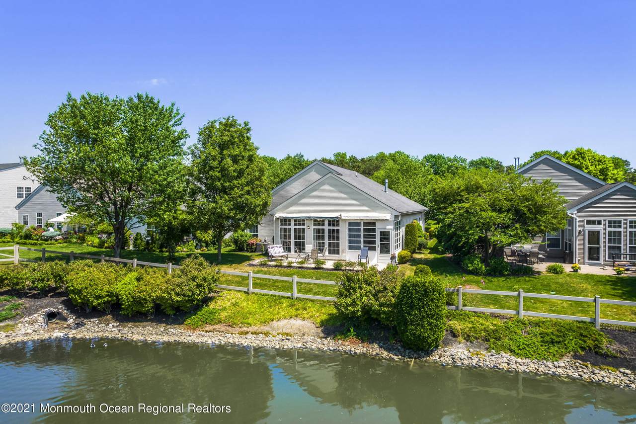 34 Golden Seasons Drive - Photo 1