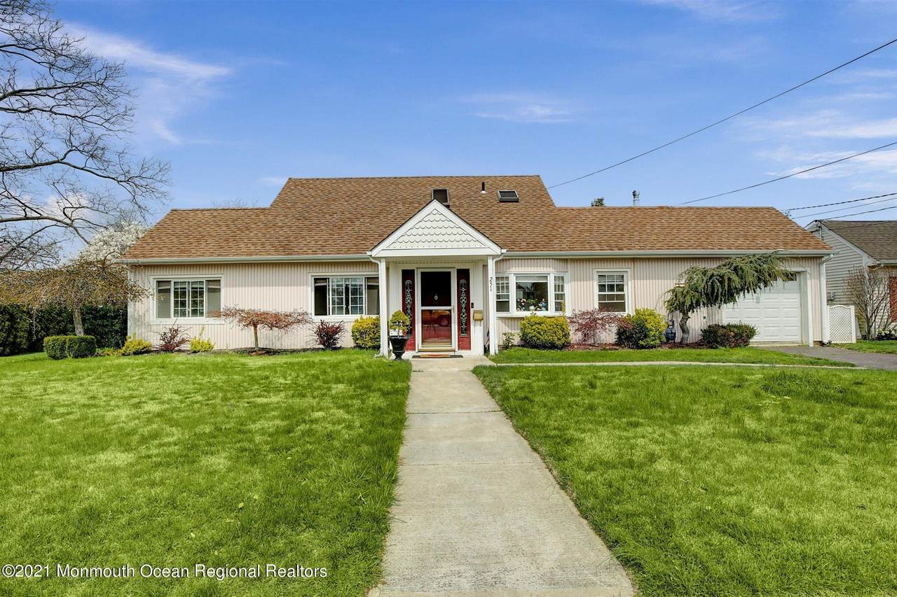 251 Highland Avenue - Photo 1