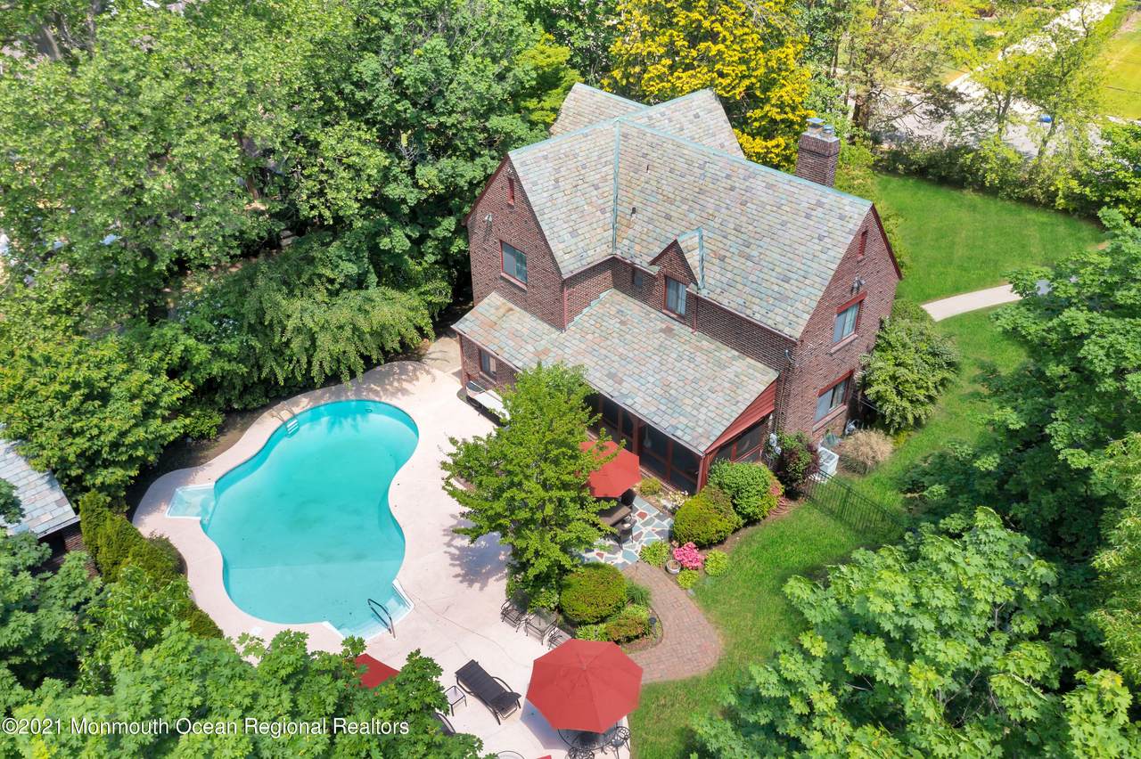 228 Hollywood Avenue - Photo 1