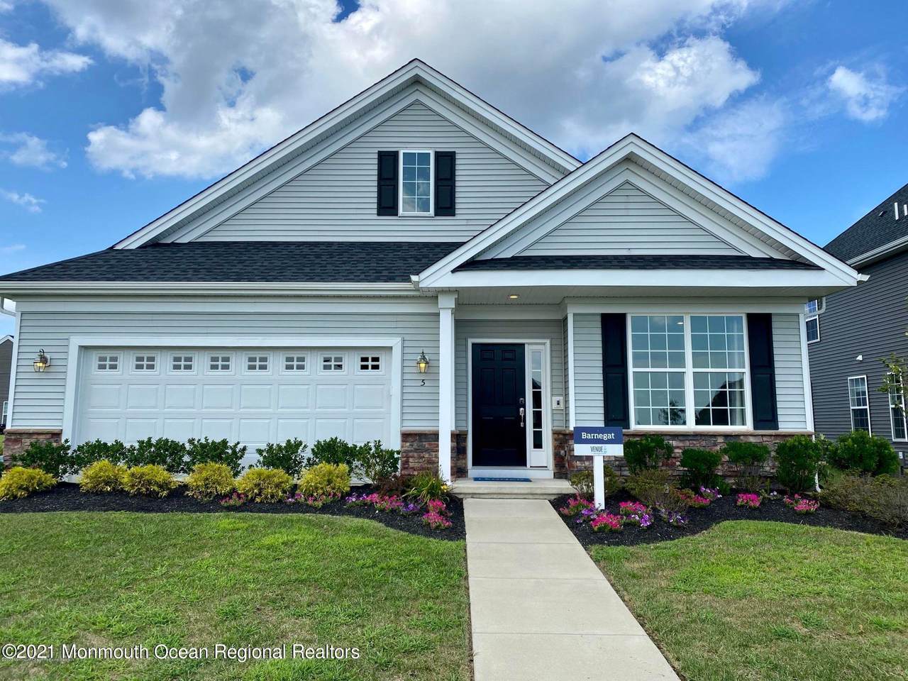 8 Samuel Drive - Photo 1