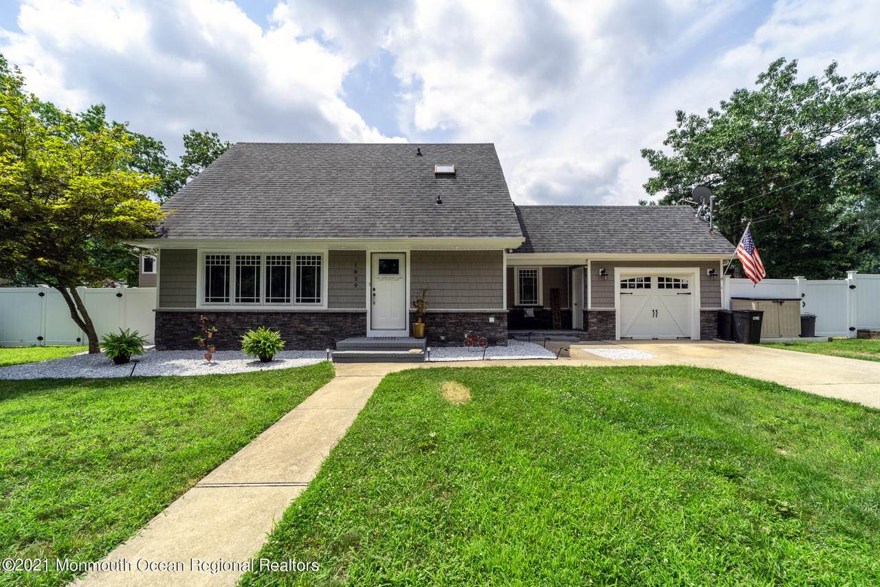 1829 Serpentine Drive - Photo 1