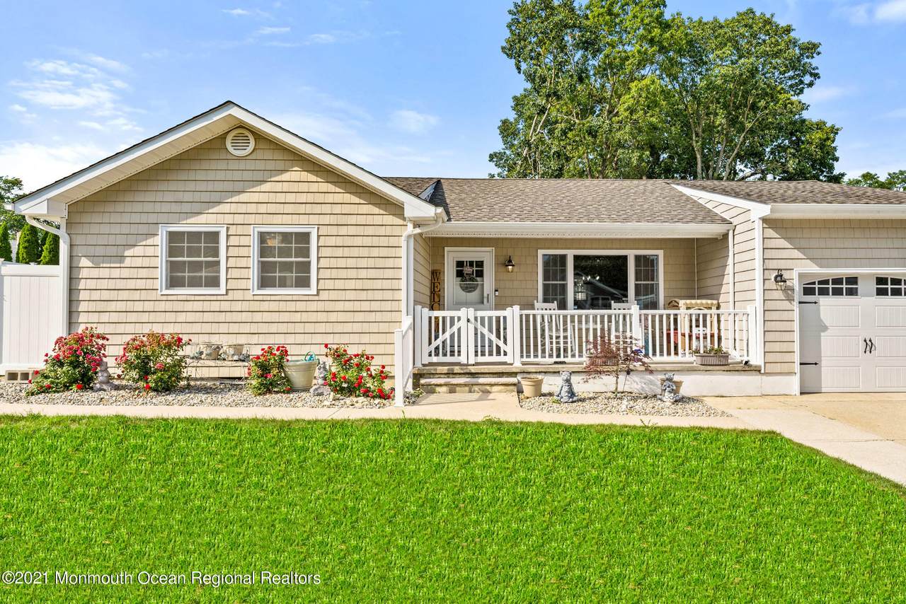 804 Devon Street - Photo 1