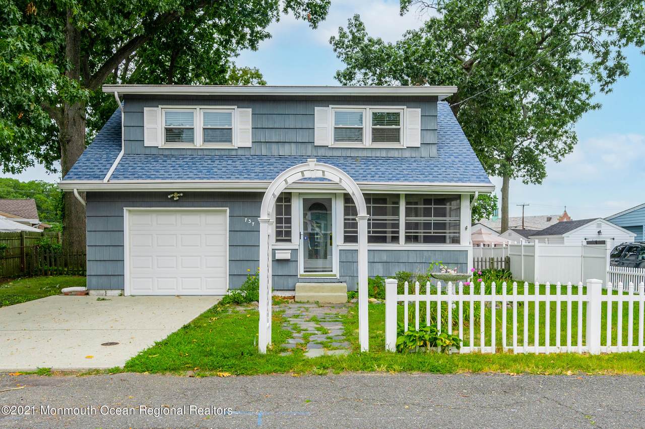 737 Prospect Avenue - Photo 1