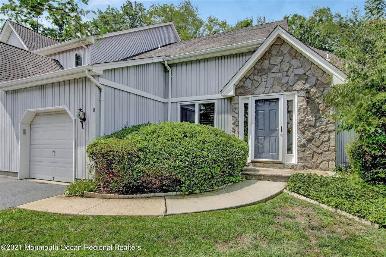 8 Hickory Lane - Photo 1