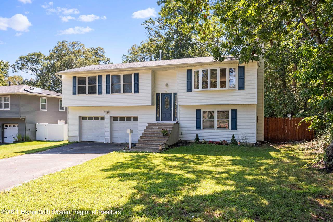 25 Grand Avenue - Photo 1