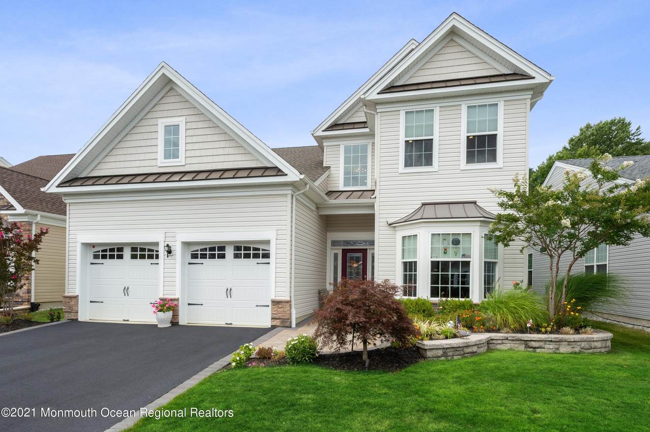 114 Sunset Drive - Photo 1