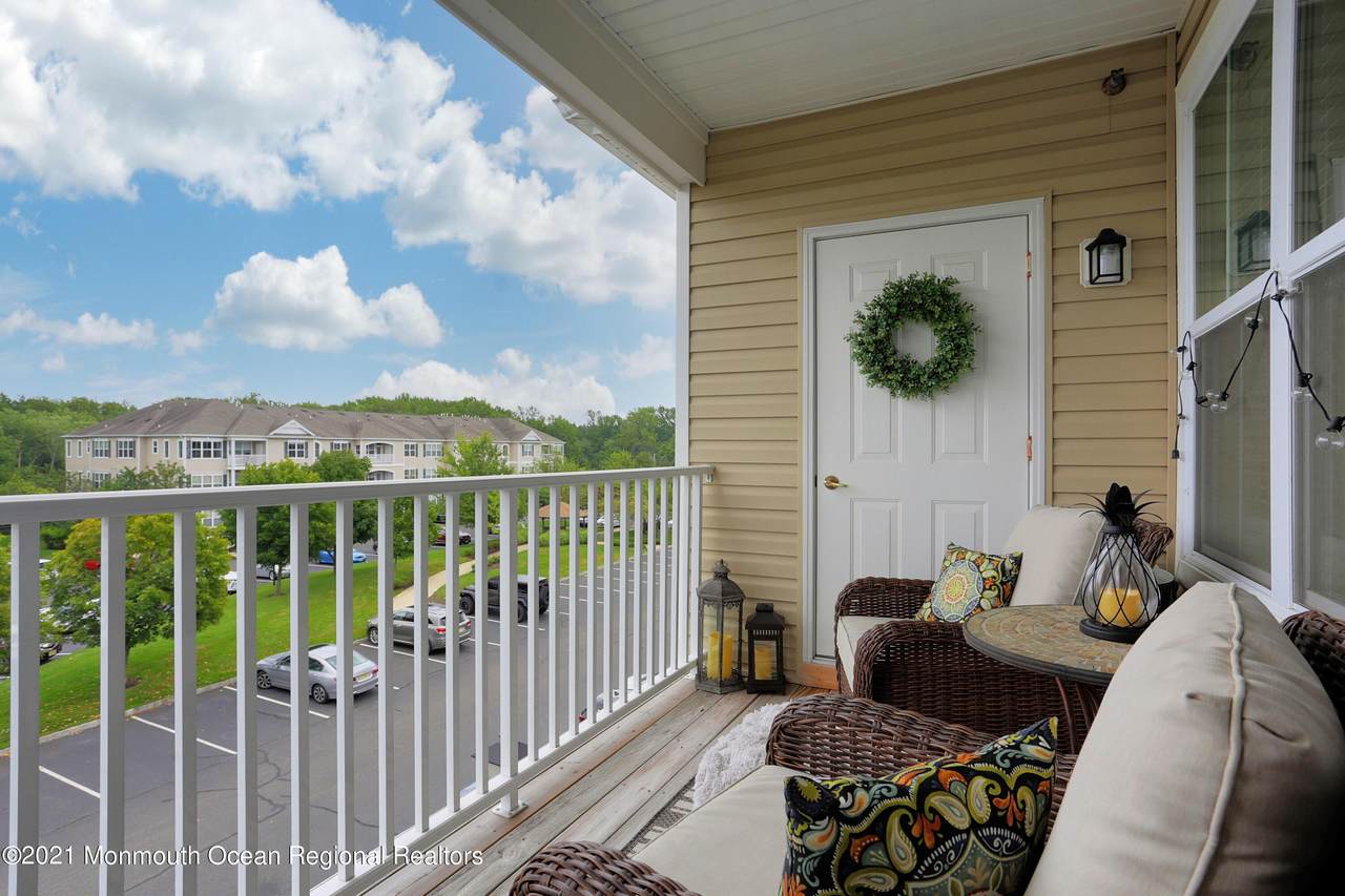 637 Sloan Court - Photo 1