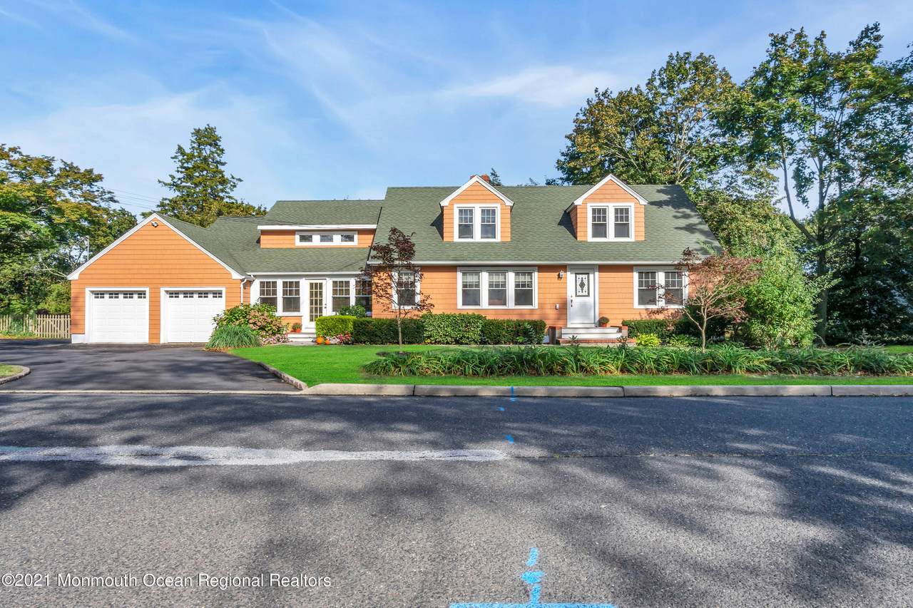 425 Edken Avenue - Photo 1