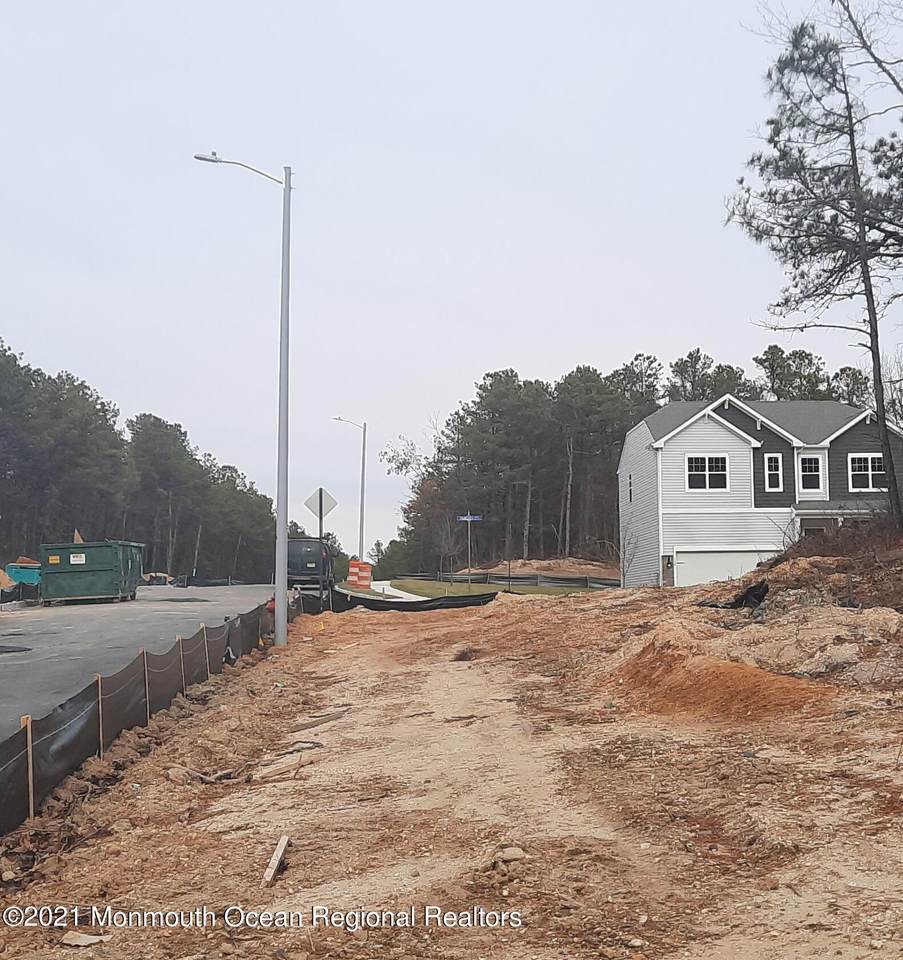 101 Fawcett Boulevard - Photo 1