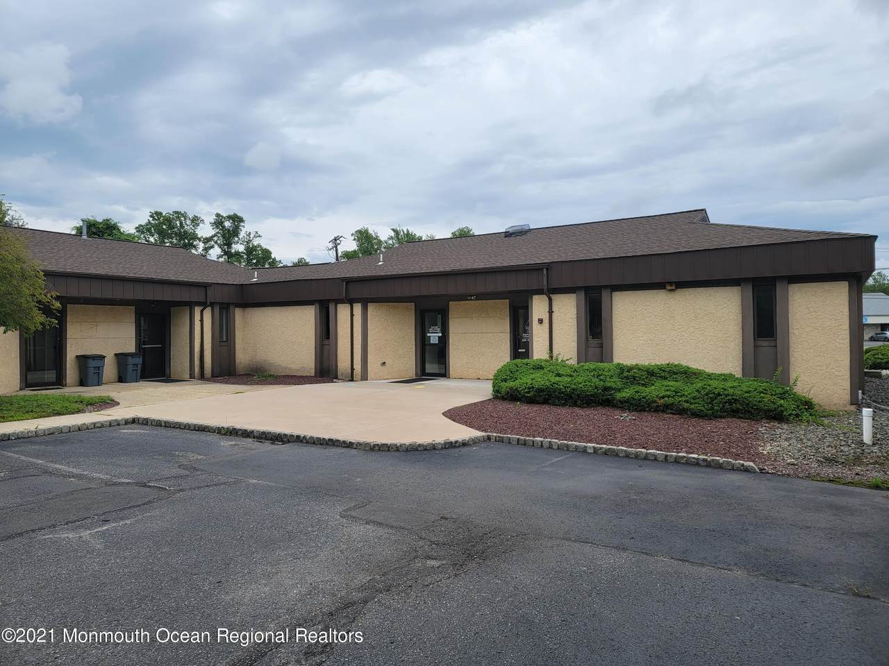 400 Main Street - Photo 1