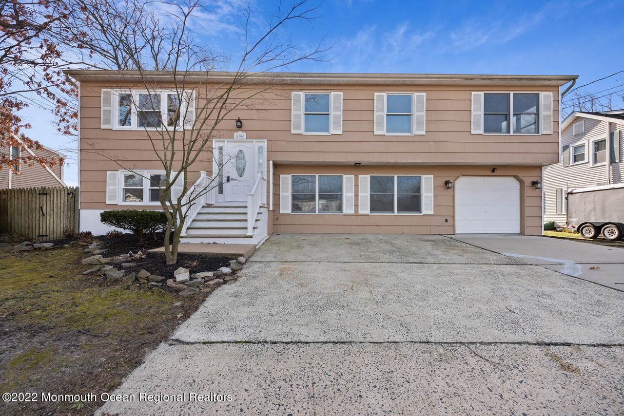 406 Riverside Drive - Photo 1