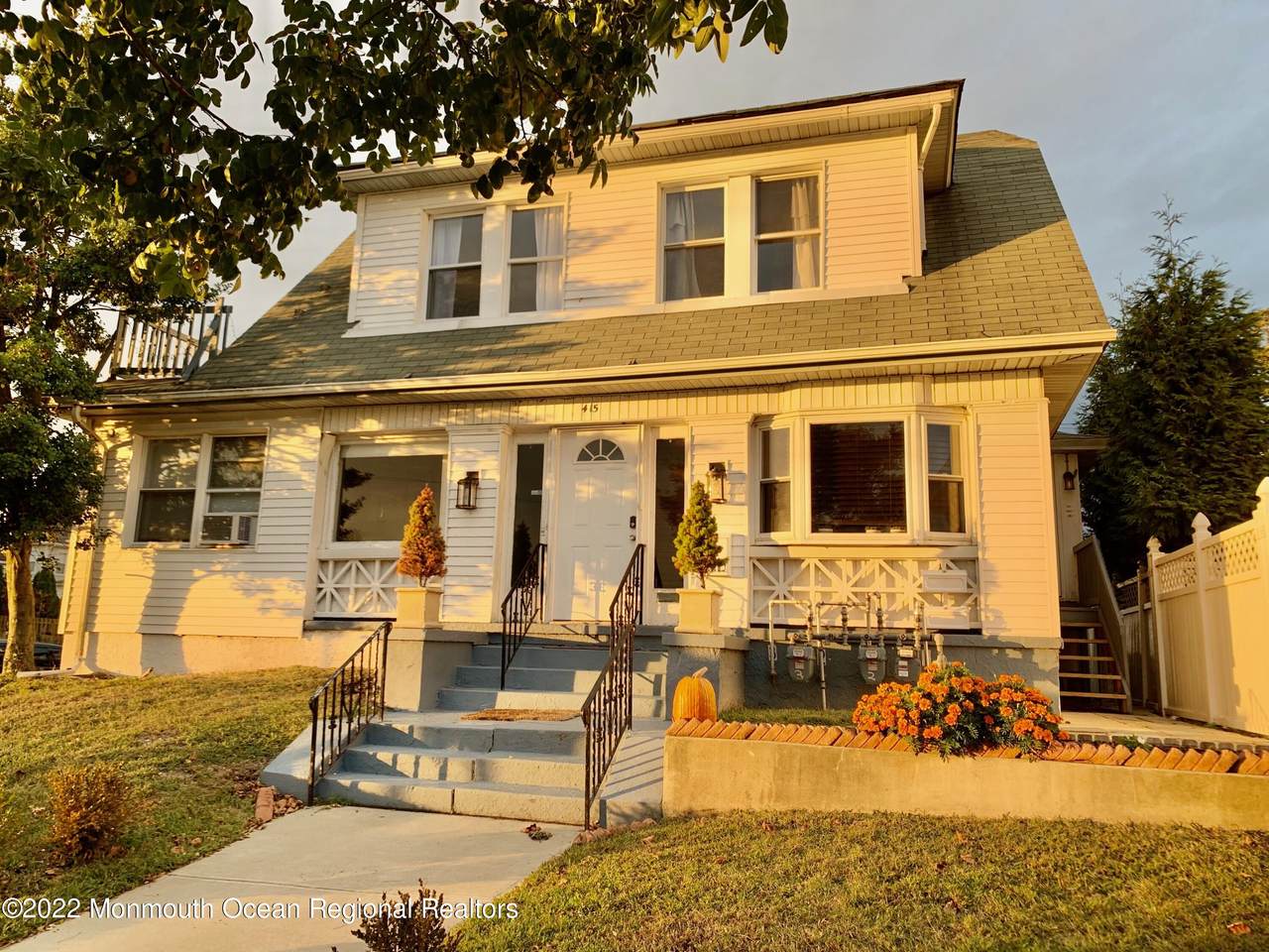 415 Sunset Avenue - Photo 1