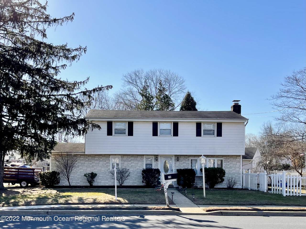 710 Park Avenue - Photo 1