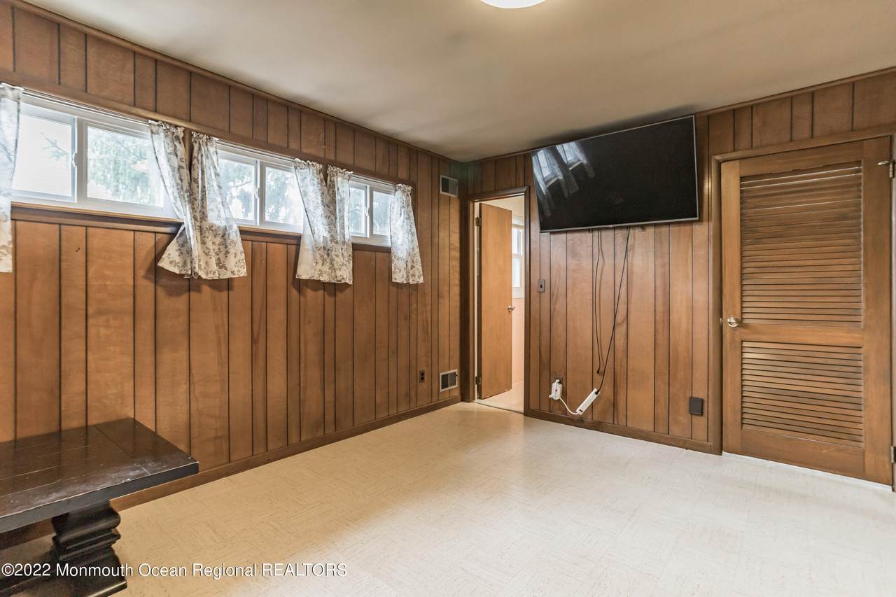 917 Avenue C - Photo 1