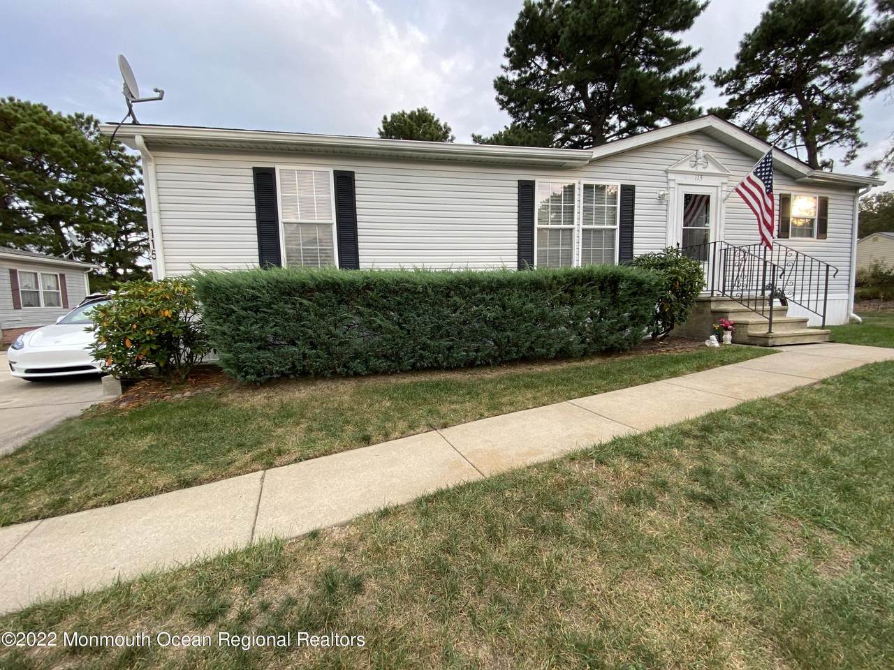 115 Briarwood Court - Photo 1