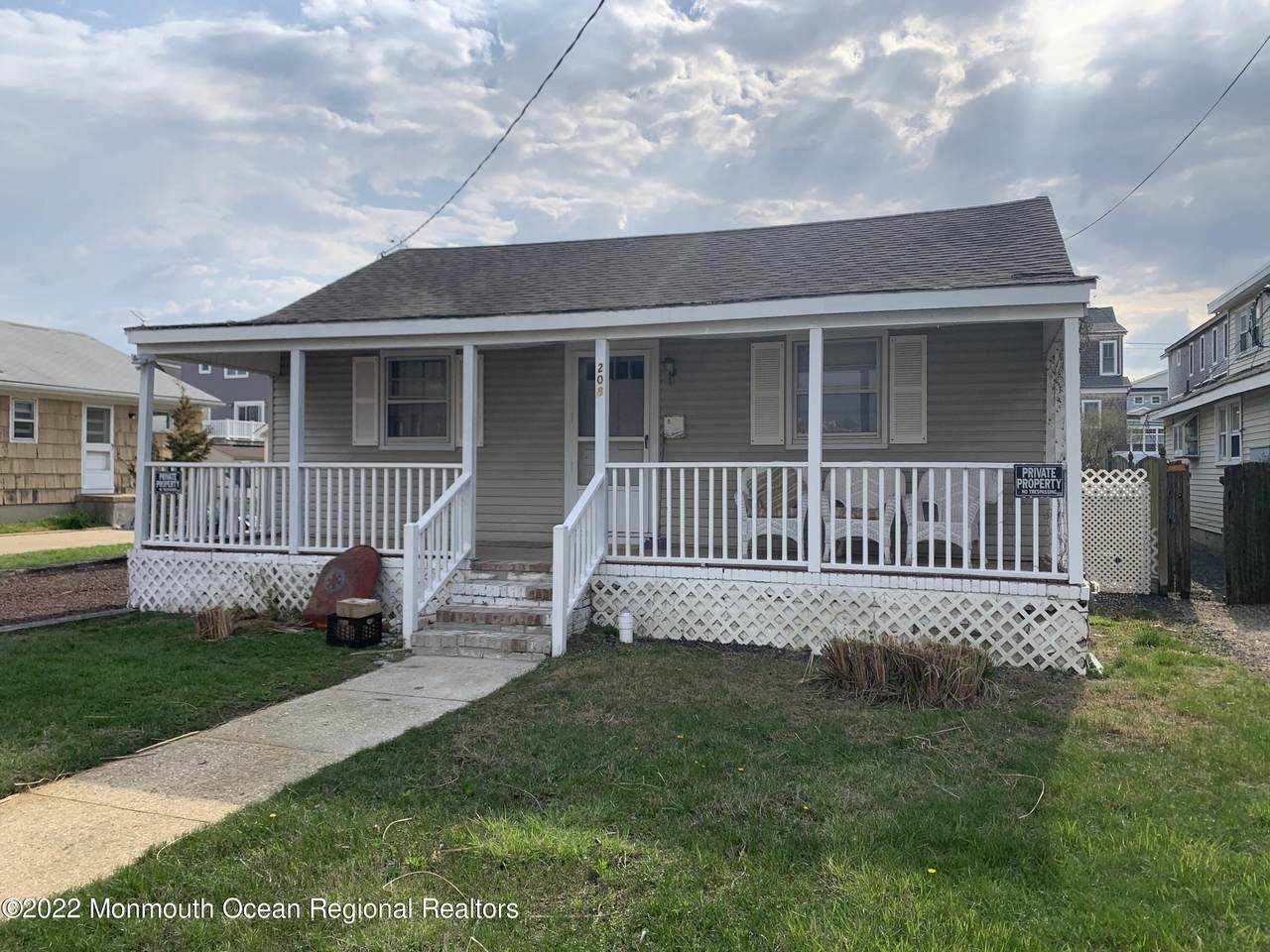 208 4th Avenue - Photo 1