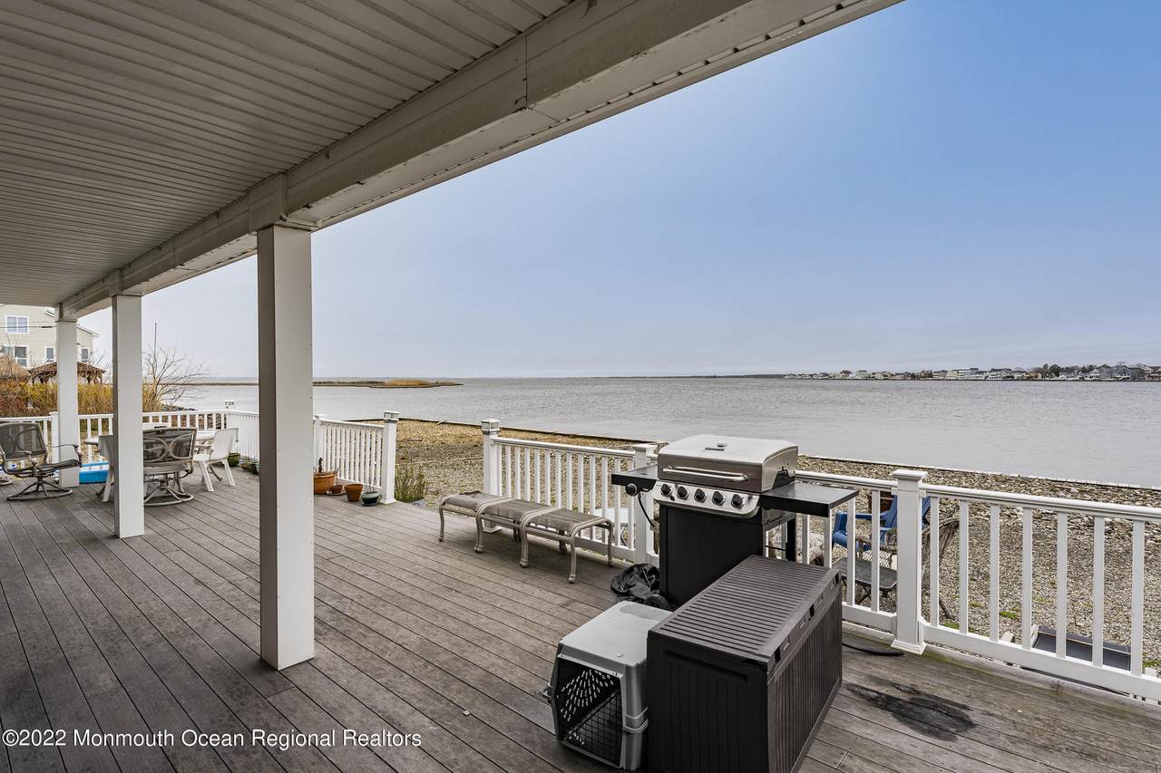233 Cedar Island Drive - Photo 1