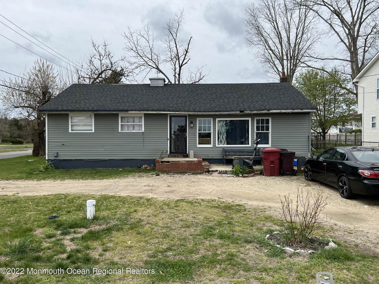 16 4th Avenue - Photo 1