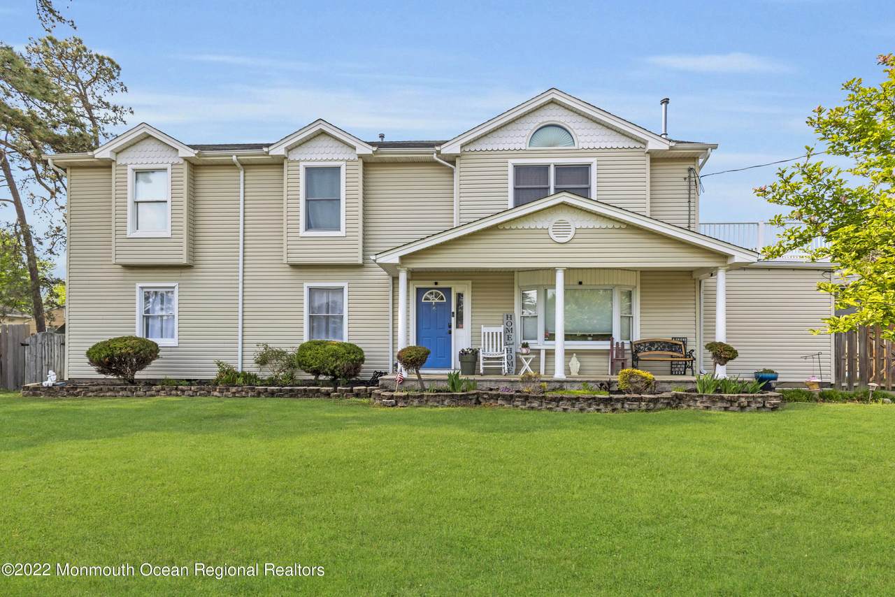1305 8th Avenue - Photo 1