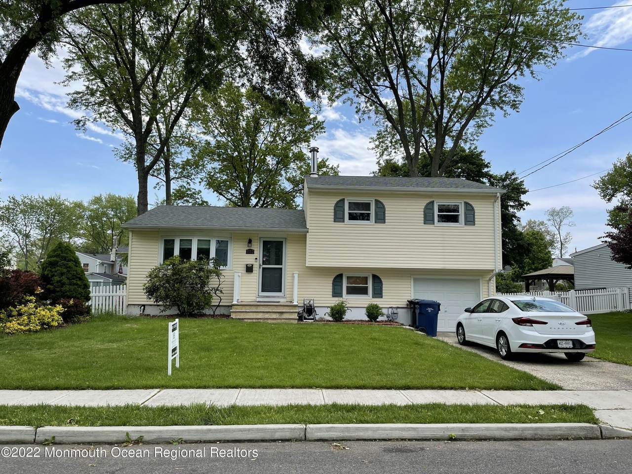 1112 Jeffrey Avenue - Photo 1