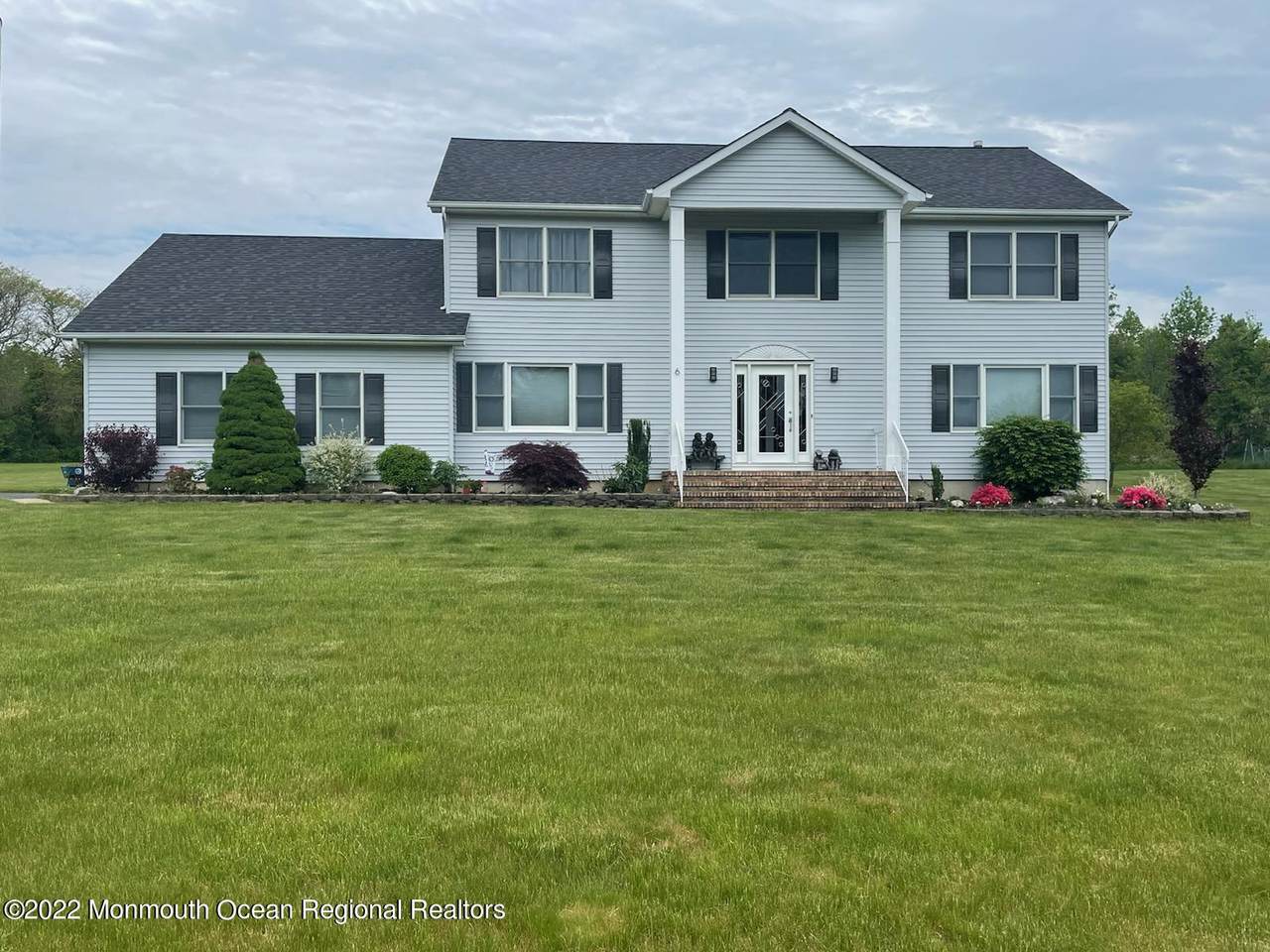 6 Elliot Drive - Photo 1